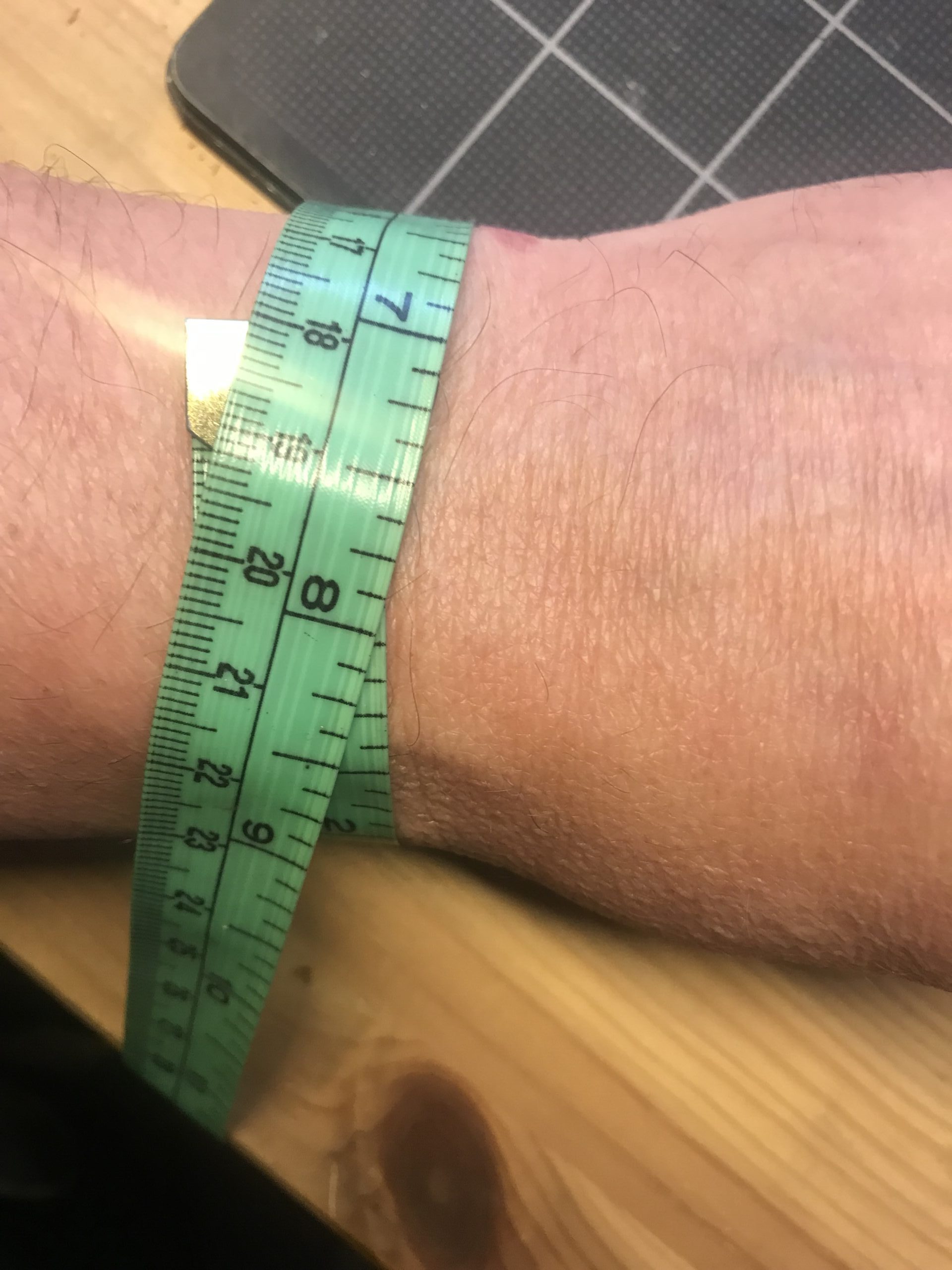 Measure the circumference of your wrist